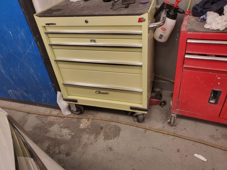 Tool chest