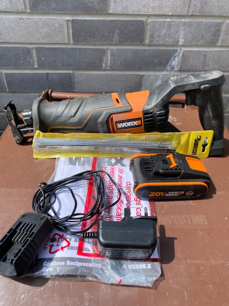 Reciprocating saw