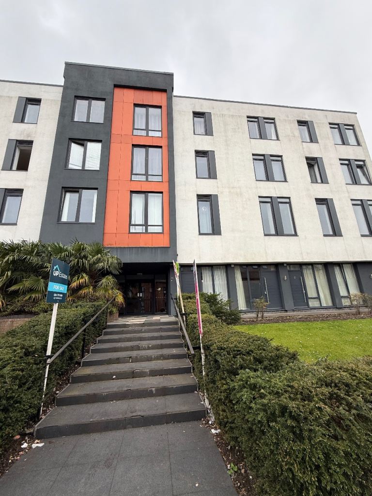 Modern 1 bed flat to rent 