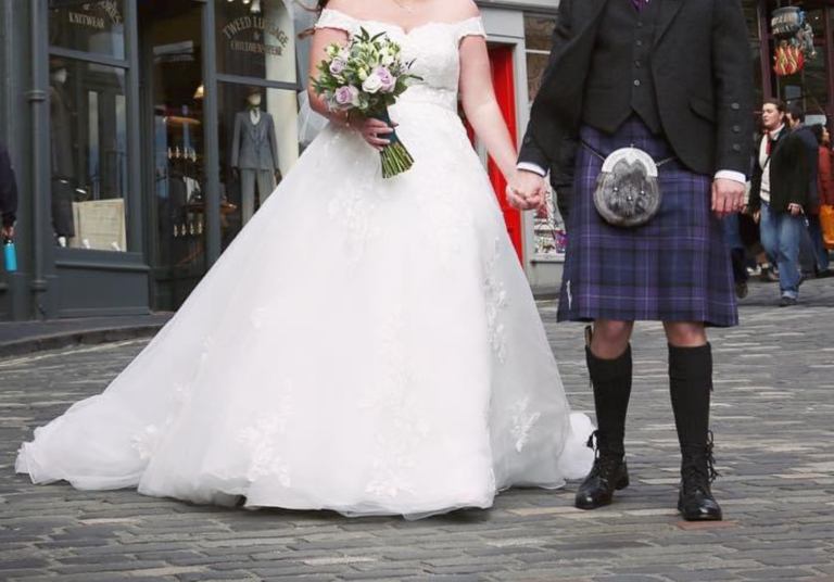 Wedding Dress size 14/16/18, Essense of Australia