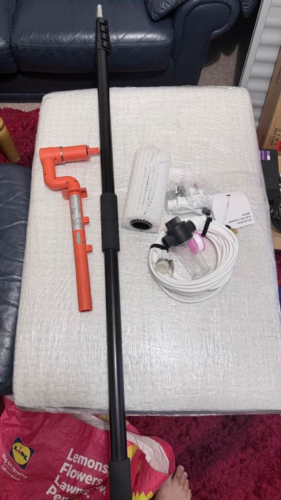 Electric Solar Panel & Window Cleaning Kit – 6.2m Extendable Pole – Almost New