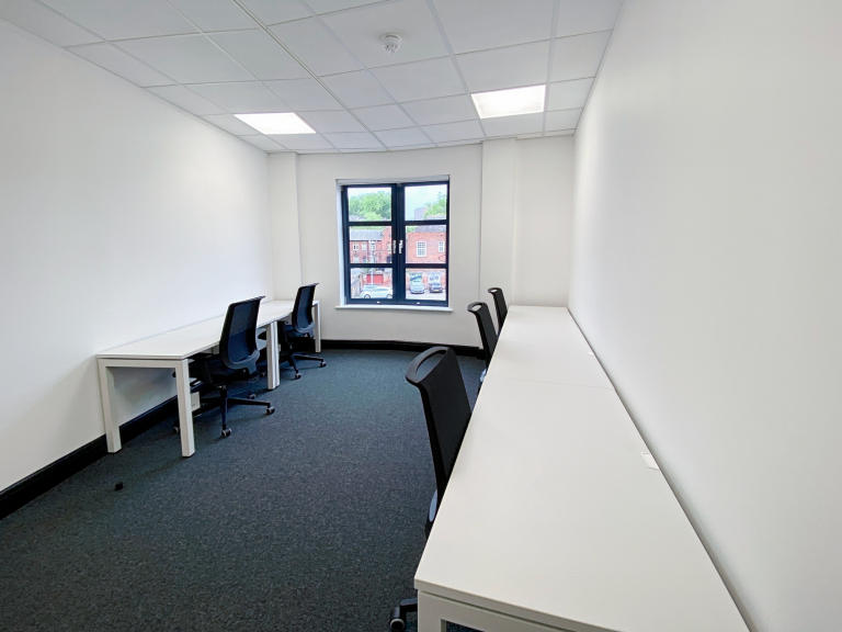 Nottingham - NG21AG \ Find Office Space with 5 Desks
