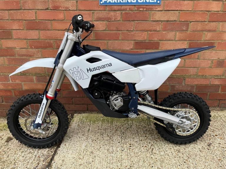 2025 HUSQVARNA EE5 - 43 HOURS - 1 OWNER - NEW PARTS FITTED - SOLD BY US NEW