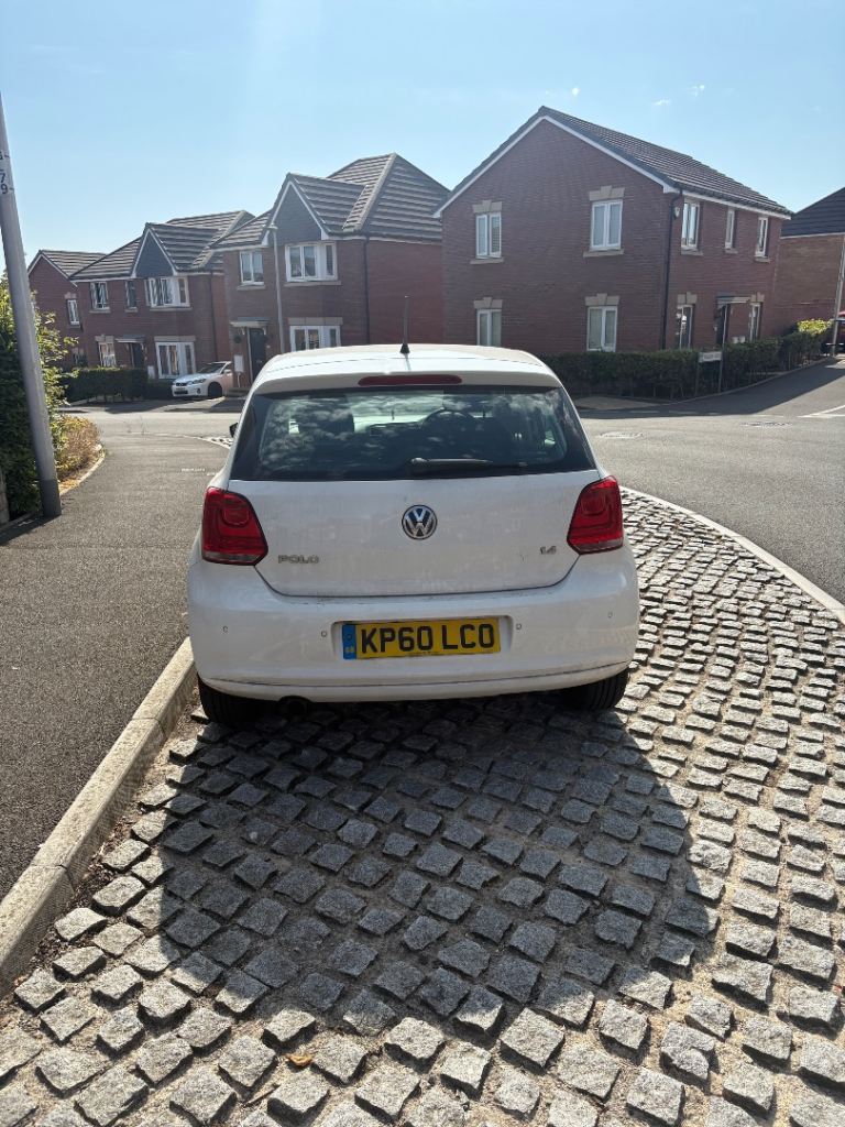 Volkswagen, POLO, Hatchback, 2010, Semi-Auto, 1390 (cc), 5 doors