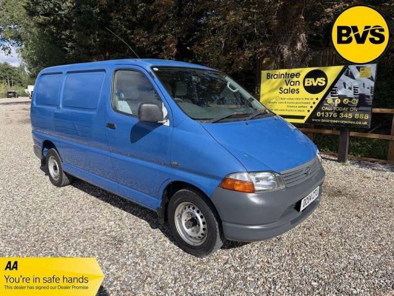 2004 Toyota HiAce 2.5 D-4D 280 GS-Xtra Panel Van 4dr Diesel Manual (102 bhp) Panel Van Diesel Manual
