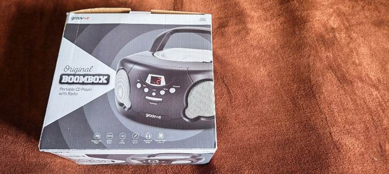 Groov-e Boombox Portable CD Player & Radio - As New