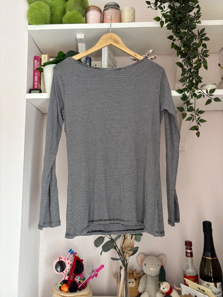 New look UK18 Women's Striped Long Sleeve Top - Black & White - 50% cotton.