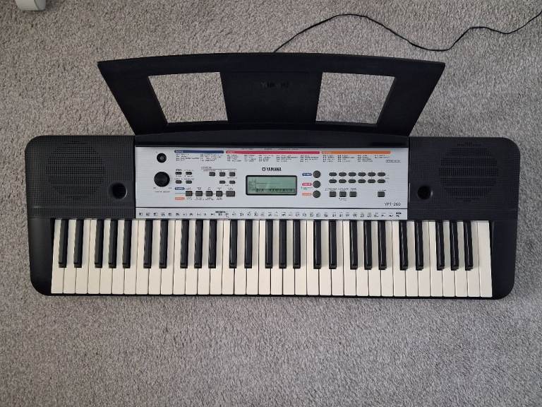 Yamaha YPT-260 Portable Digital Keyboard Piano, 61-Key Battery Or Mains VGC