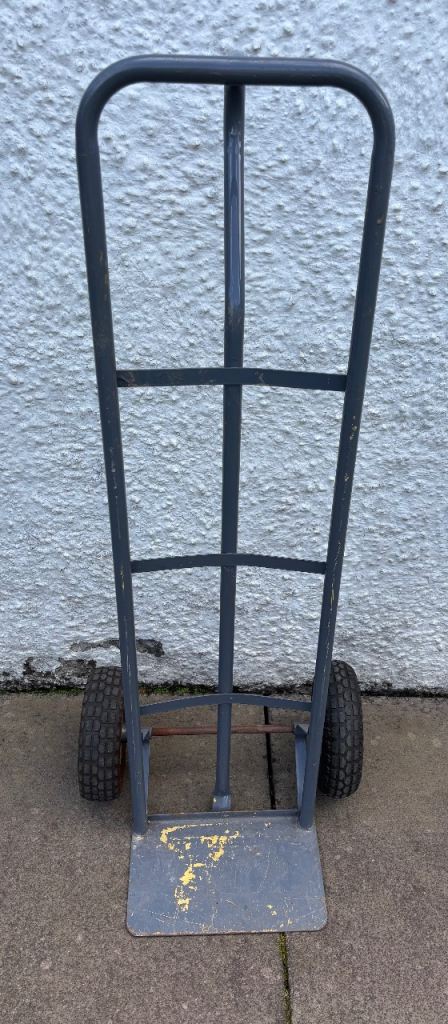 Heavy Duty P Handle Steel Barrow Truck Trolley 
