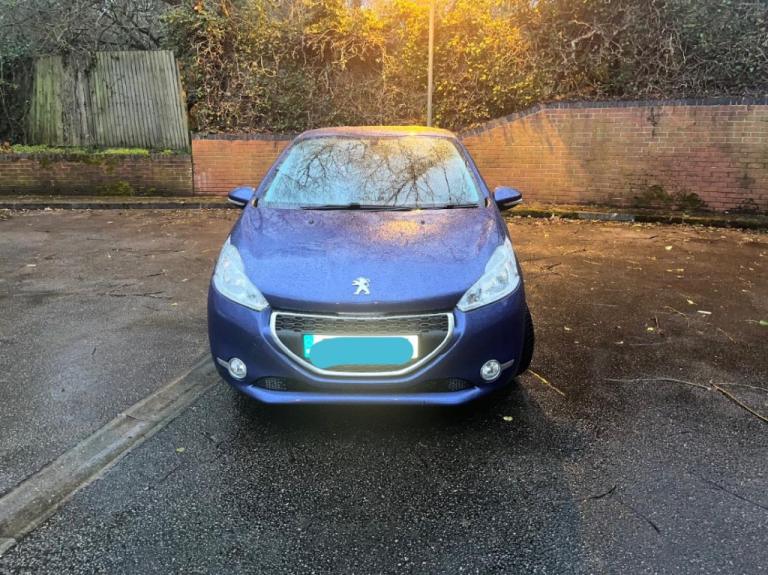 Peugeot, 208, Hatchback, 2015, Manual, 1199 (cc), 5 doors