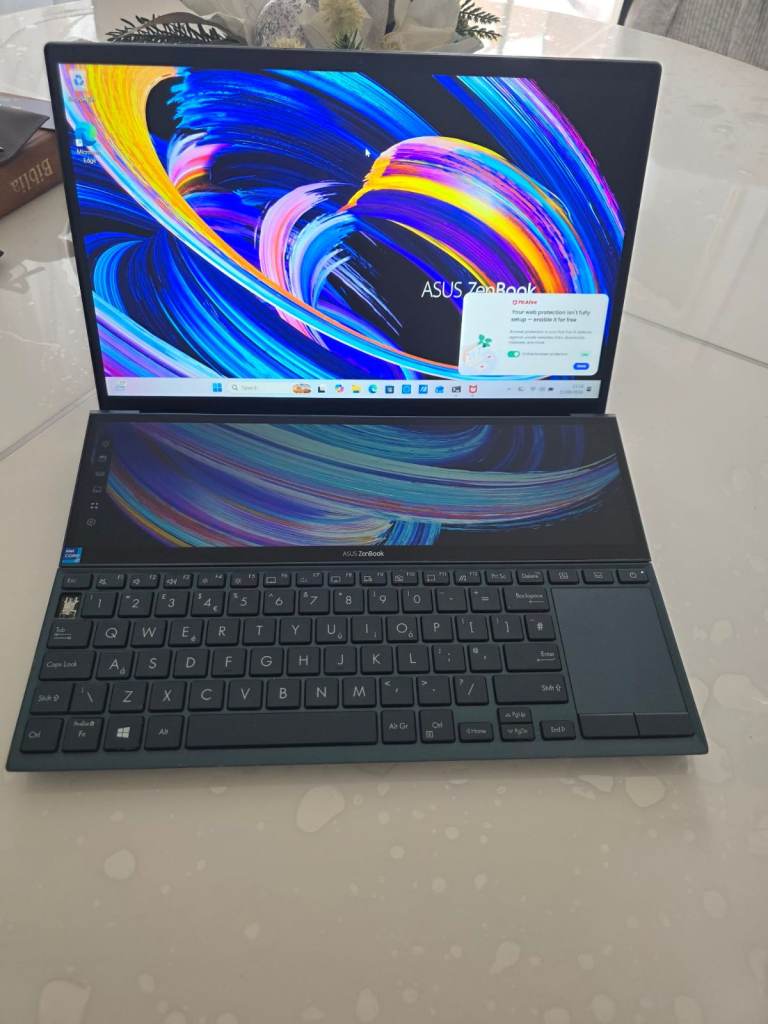 Asus Zenbook 14 Duo Svreen i7 11th 32gb ram 1tb Read description!