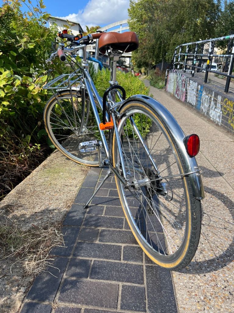 Brick Lane bike butterfly 8spd city bike M