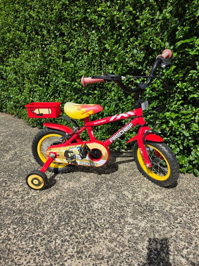 Kids Firechief Bike with Stabilisers – Red, Good Condition