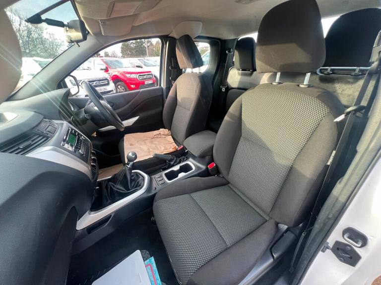 2018 Nissan Navara 2.3 dCi Visia King Pickup Extended Cab 4dr Diesel Manual 4WD Euro 6 (s/s) ( Pi...