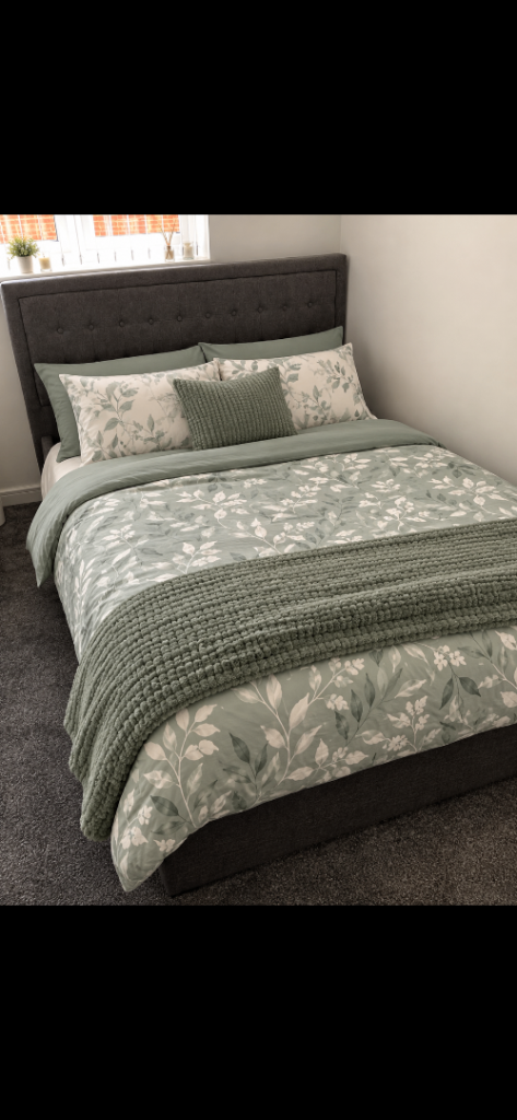 Kingsize bed frame 