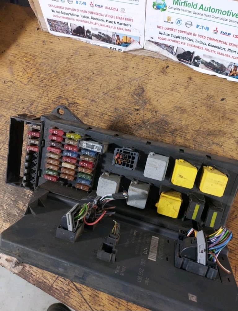 Mercedes Sprinter A9069006303  Fuse Relay Box 2.1 Diesel W906 2015 Breaking Merc