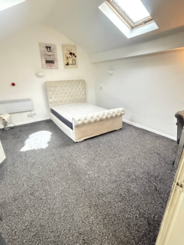 Modern 1-Bedroom Flat | Furnished | Fitted Kitchen | Parking | Saint Georges Road, Bolton - BL1