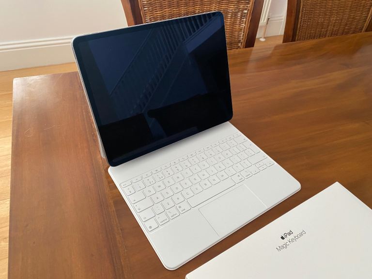 iPad Air 13 inch M2/M3 Magic Keyboard