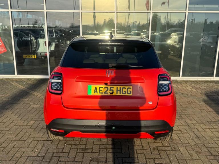 2025 Fiat 600 115kW La Prima 54kWh 5dr Auto HATCHBACK ELECTRIC Automatic