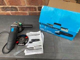 Power base Angle Grinder used a few times, 500 w,1200 rpm.115mm. Fully working order.