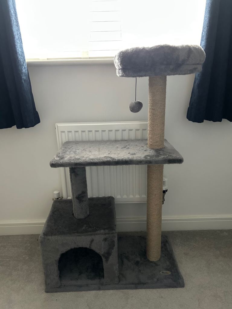 Pawhut Cat tower