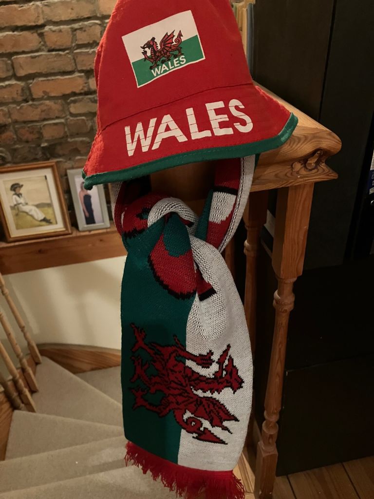 Wales/Cymru Beanie Hat & Scarf
