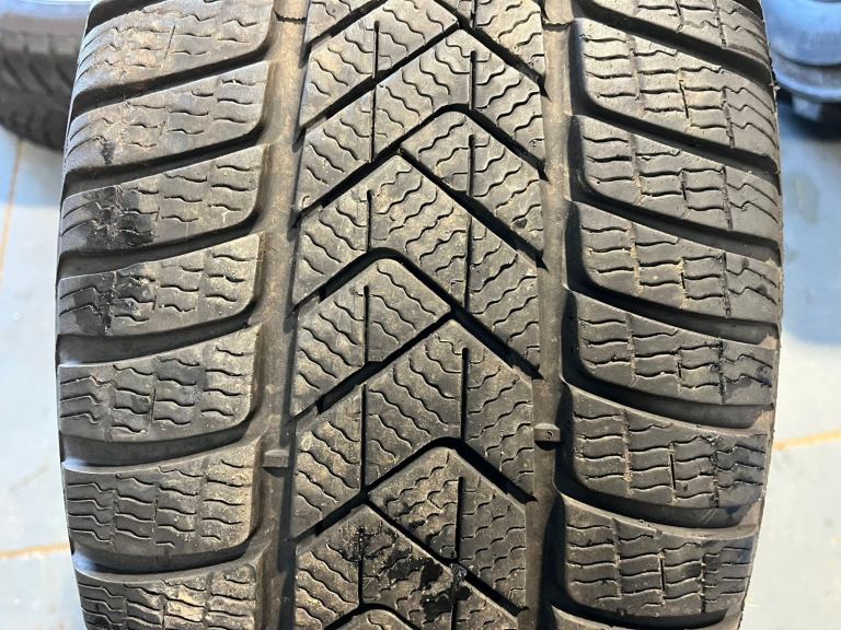 BMW X3. Winter Tyres & Alloys