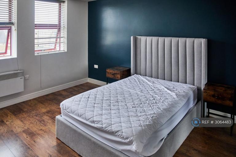 2 bedroom flat in Lincoln Court, Peterborough, PE1 (2 bed) (#3064483)