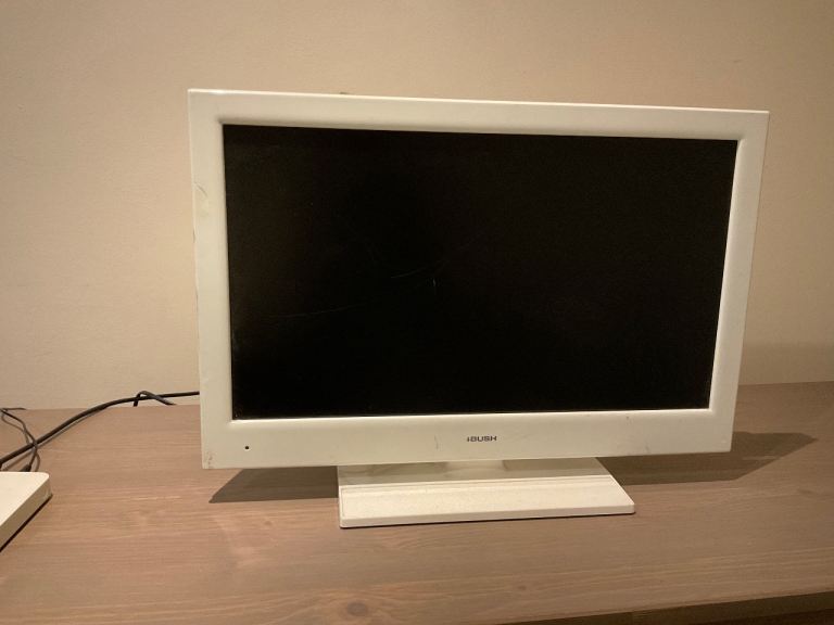 Bush 22 inch tv with wall bracket 