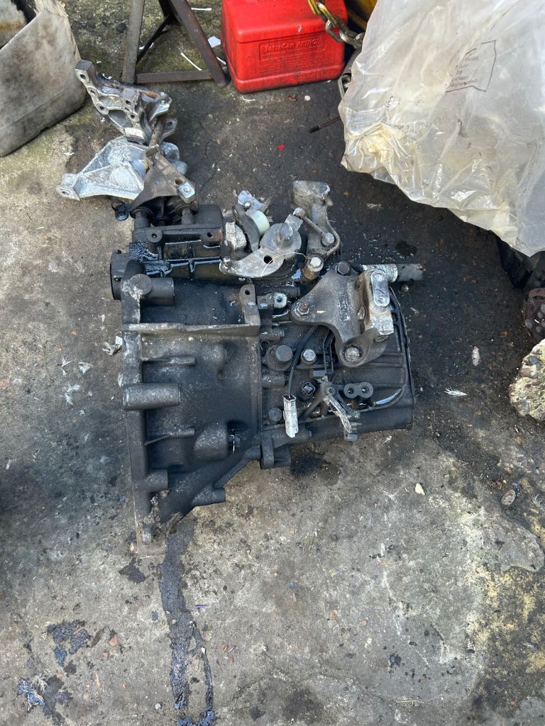 Peugeot expert 2019 diesel gear box 