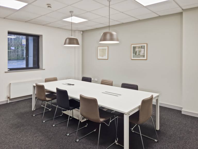 Lisburn - BT28 1FJ \ Large Office Space with a Flexible Layout for Up to 10 Desks