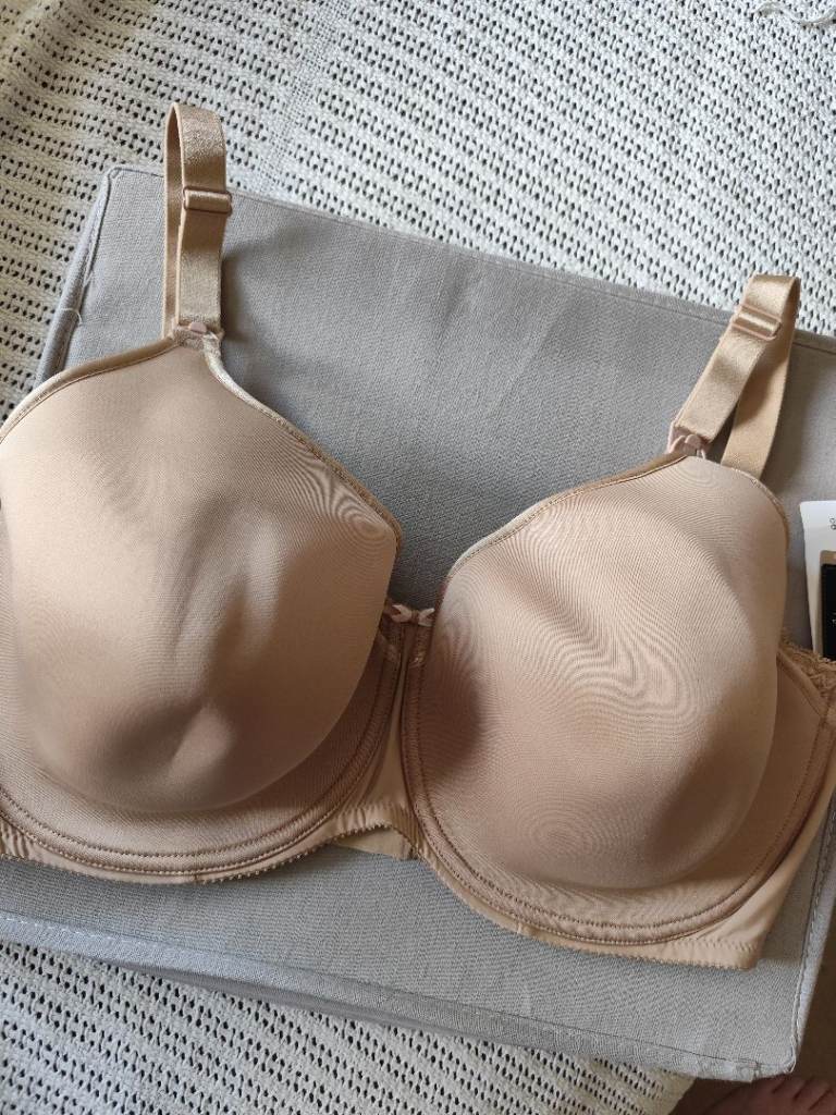 Chantelle breastfeeding bra– size 42DD New with Tags