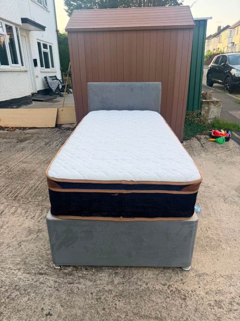 Single Grey Divan Bed with Mattress – As Good As New