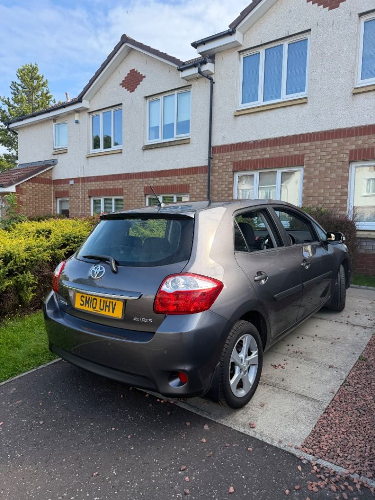 Toyota Auris 5 door 1.6 Petrol ULEZ compliant MOT July 2027