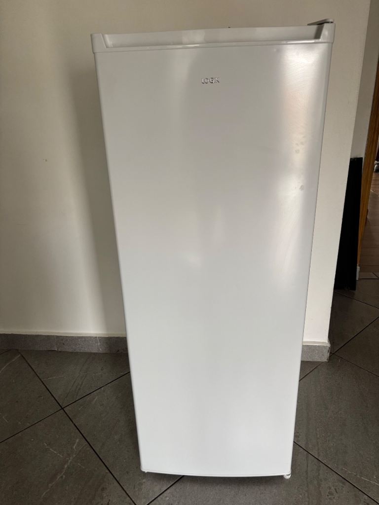 LOGIK Freestanding Fridge – White, Good Condition