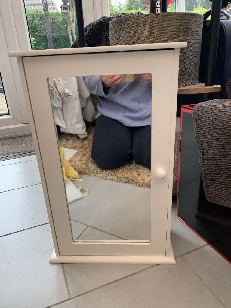 BATHROOM WALL CABINET