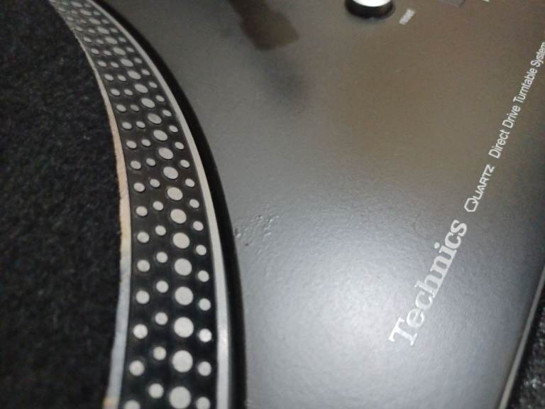 Technics 1210 MK2 M3D Turntables