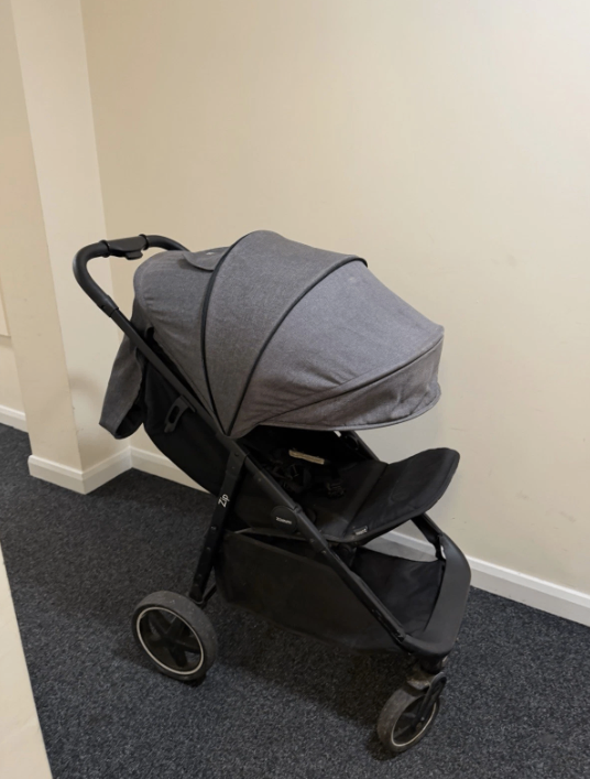 £45 Zummi Zip – Grey, Good Condition