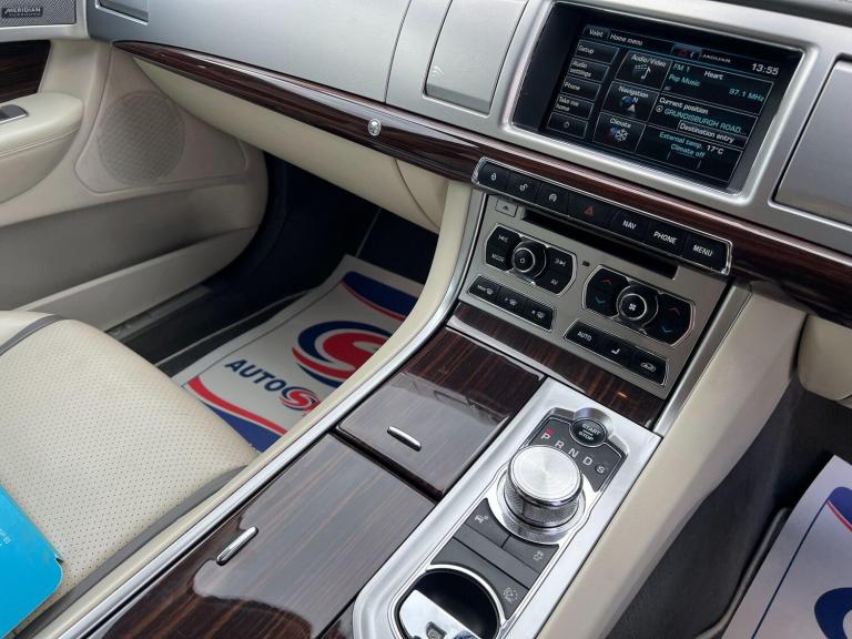 2014 Jaguar XF 2.2d Portfolio Sportbrake Auto Euro 5 (s/s) 5dr ESTATE Diesel Automatic