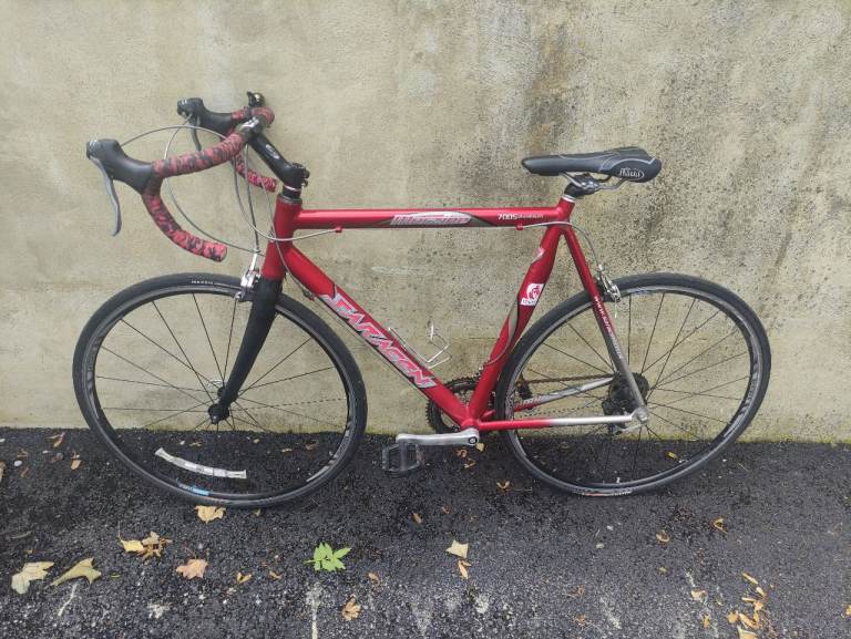 **SOLD***Road Bike Saracen Morzine 7005 Aluminium with Rido LT White Specialised Seat