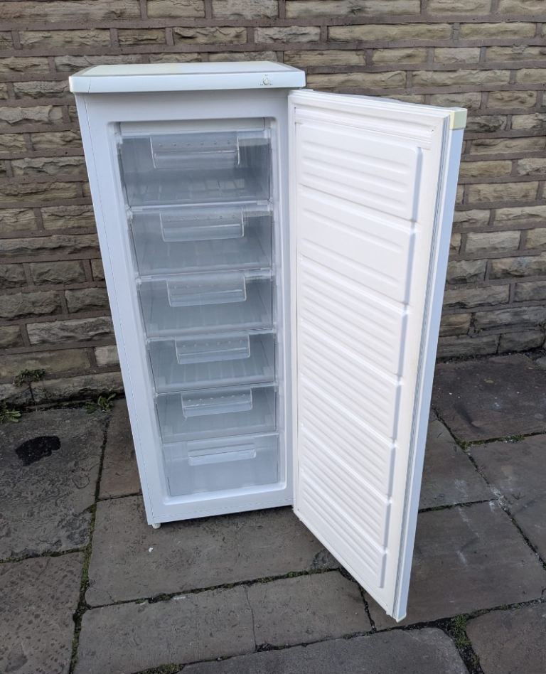 Curry’s Essential Larder Freezer