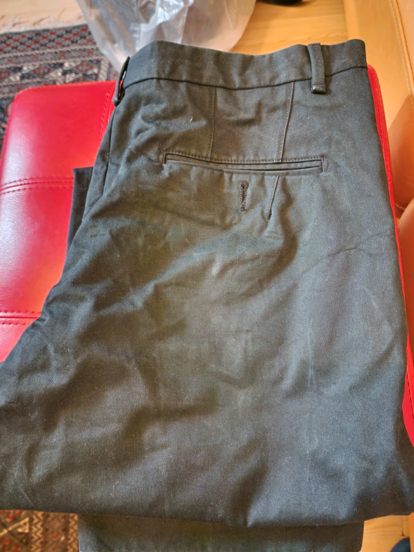 Reiss Mens Trousers black will fit 30 waist and length 