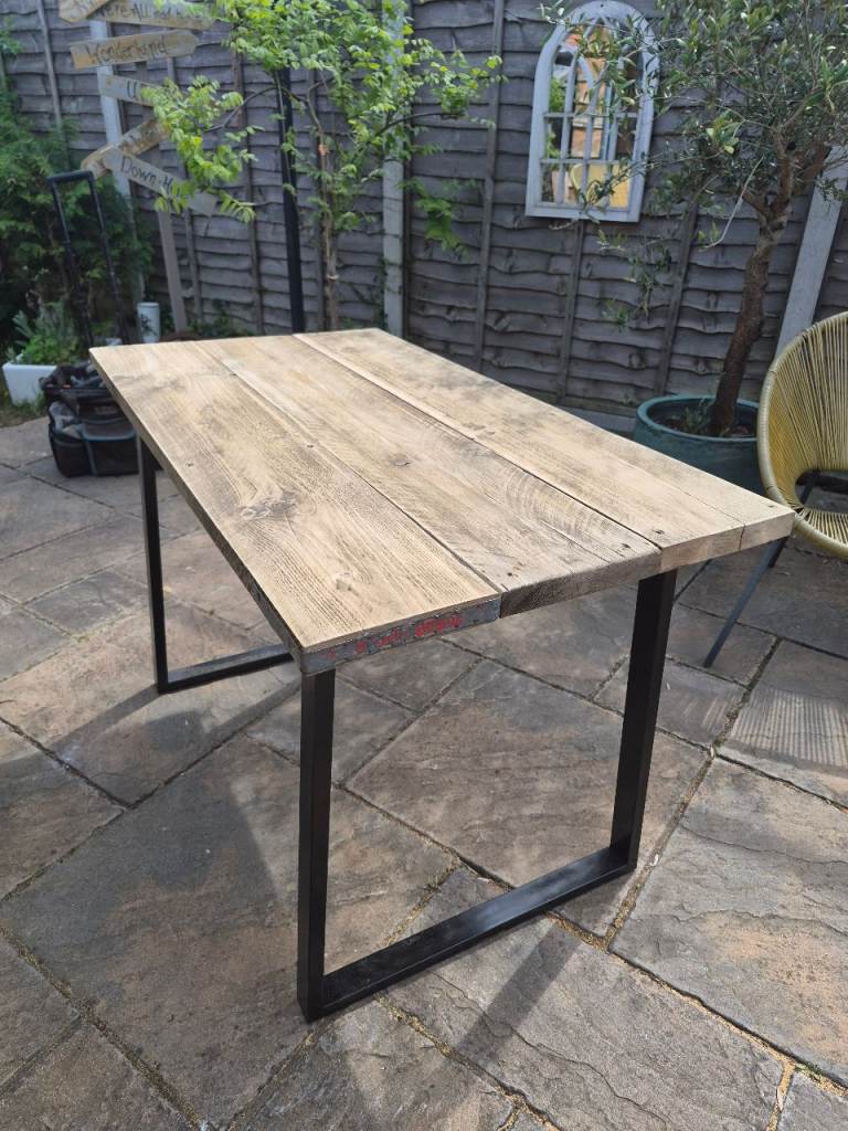 Scaffold board table