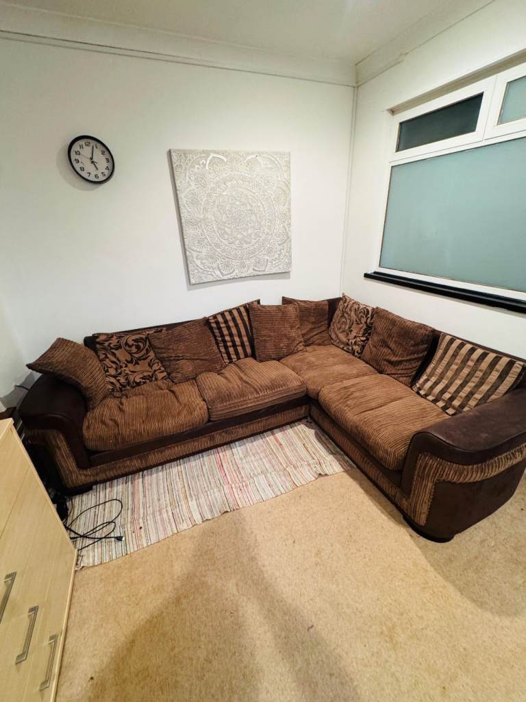 Corner sofa 185£