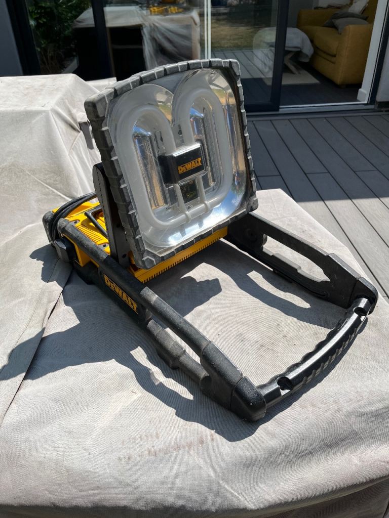 DEWALT DC022-GB Work Light – Good Condition