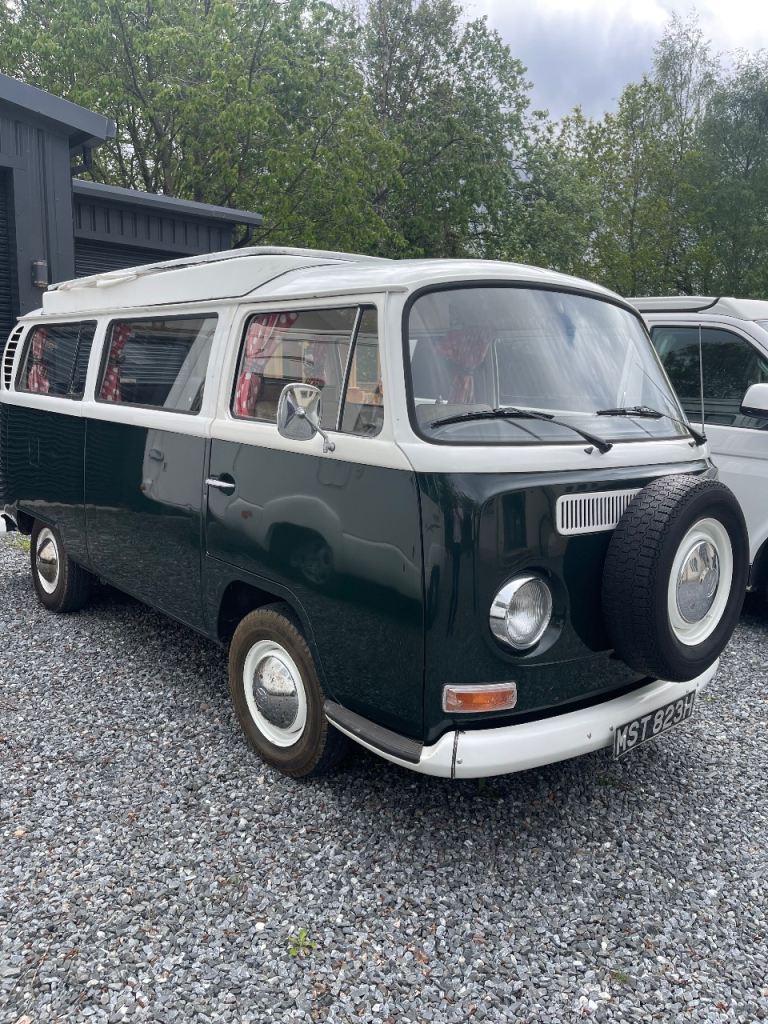 Bay window vw Devon 1970