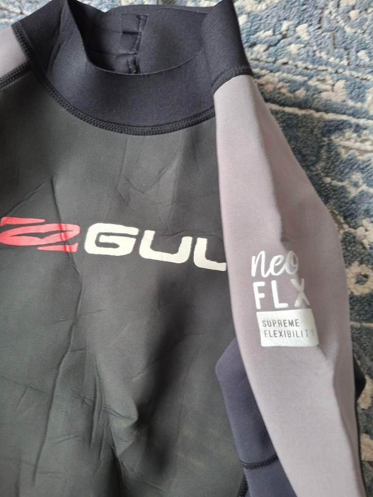 Long Gul Wetsuit, Adults Medium, 3 : 2 Contour. NEO FLX ,Supreme Flexibility. Excellent Condition.