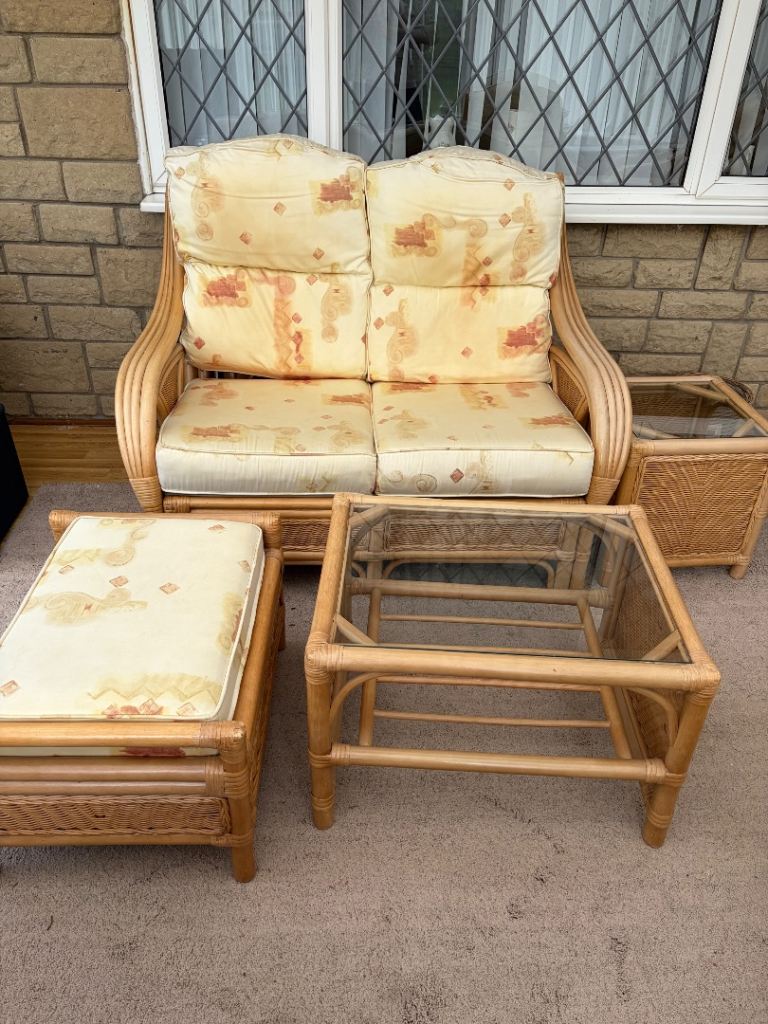 6 piece cane conservatory/garden room furniture set 
