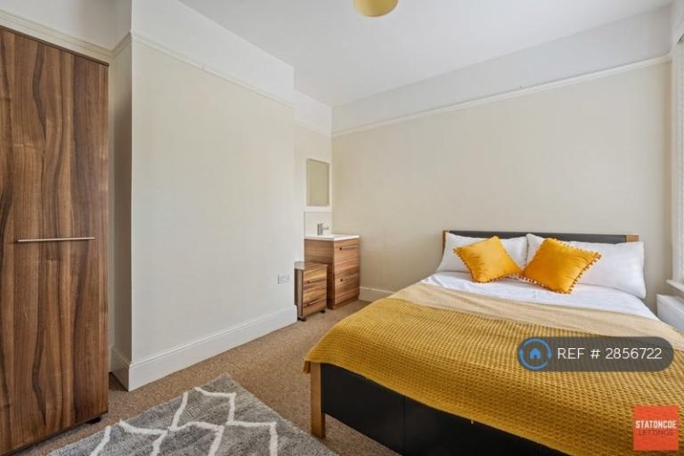 1 bedroom in Bournemouth Road, Poole, BH14 (#2856722)