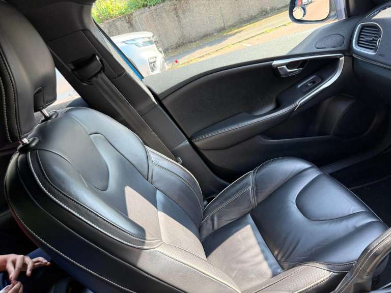 Volvo, V40, Hatchback, 2015, Manual, 1969 (cc), 5 doors
